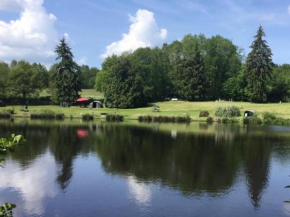 L’Etang Carp fishing lake and Gite